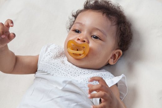 Ab wann solltest du den Schnuller anbieten?  der richtige Zeitpunkt fr  Babys  GRNSPECHT Naturprodukte