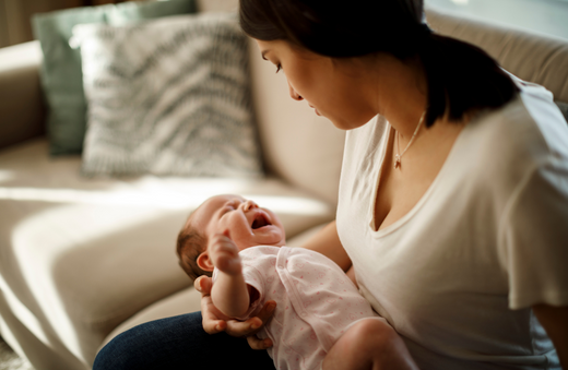 Mein Baby schreit: Gründe und Lösungen