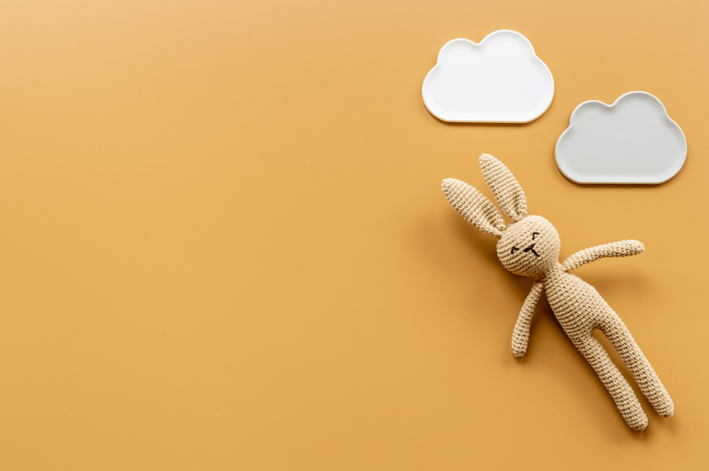 Spielzeug für Neugeborene: Tipps für das richtige Babyspielzeug