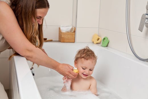 Wie oft sollte ich mein Baby waschen?