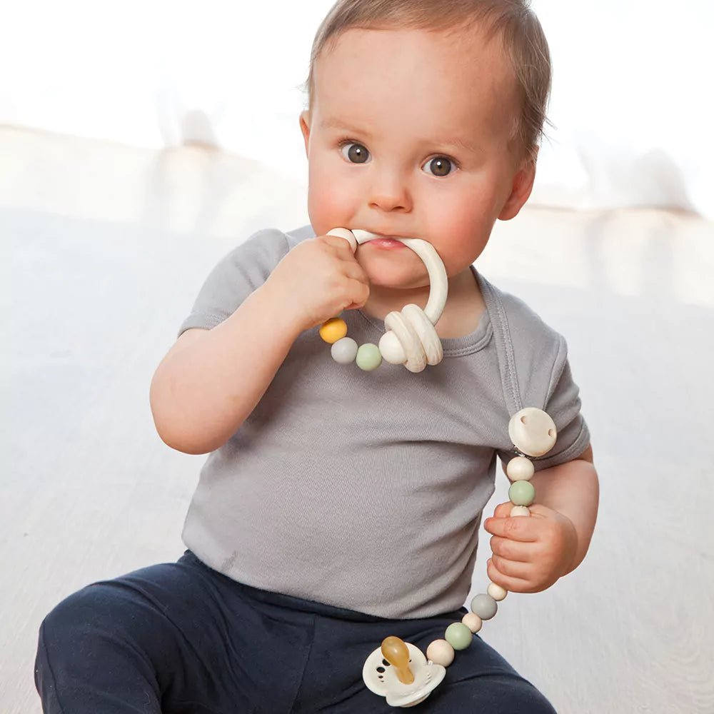 Greif Rings Teething ring with rubber and wooden beads – GRÜNSPECHT Naturprodukte